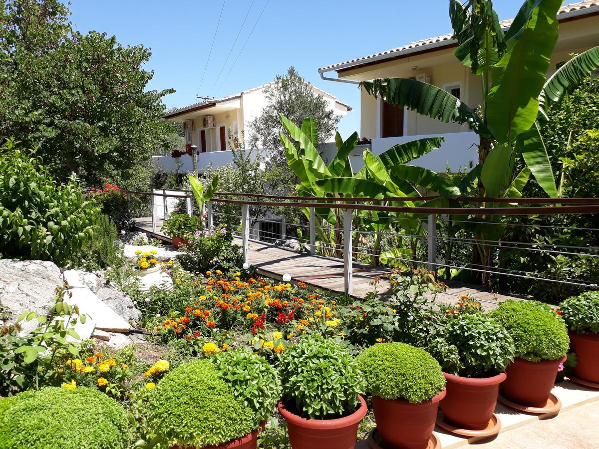 ニキアナ La Casa Di Nonna Annaアパートホテル エクステリア 写真